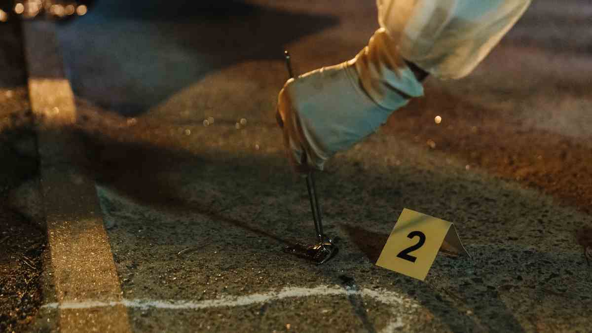Husband Arrested for Allegedly Killing Wife Over ₹44 Lakh Insurance Claim | Photo Credit: canva