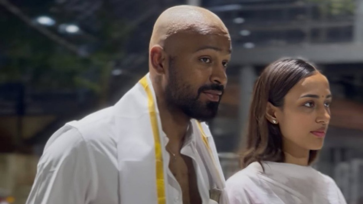 Hardik Pandya Sports Bald Look During Tirumala Temple Visit | Photo Credit: x.com/mufaddal_vohra