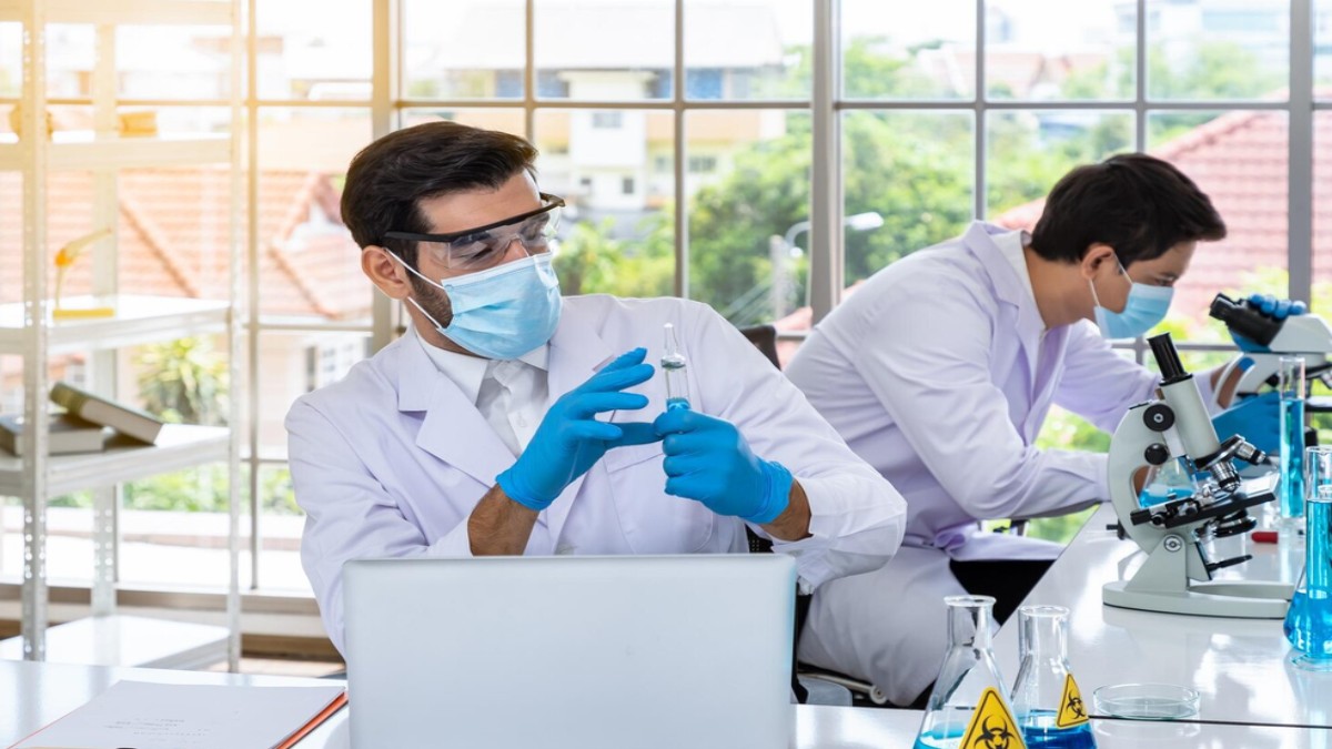 India's Scientific Talent: Why the Country Struggles to Retain Its Brightest Researchers | Photo Credit: https://www.magnific.com