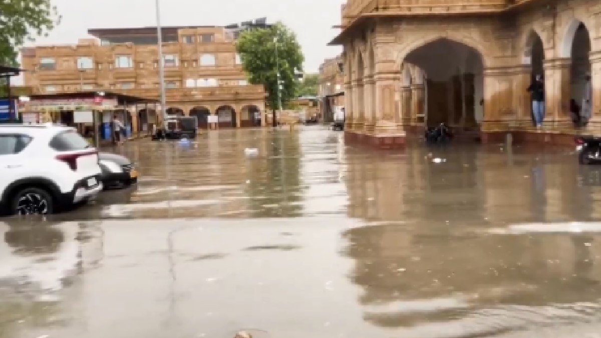 Rainwater Floods Jaisalmer Government Hospital | Photo Credit: https://x.com/NewsArenaIndia