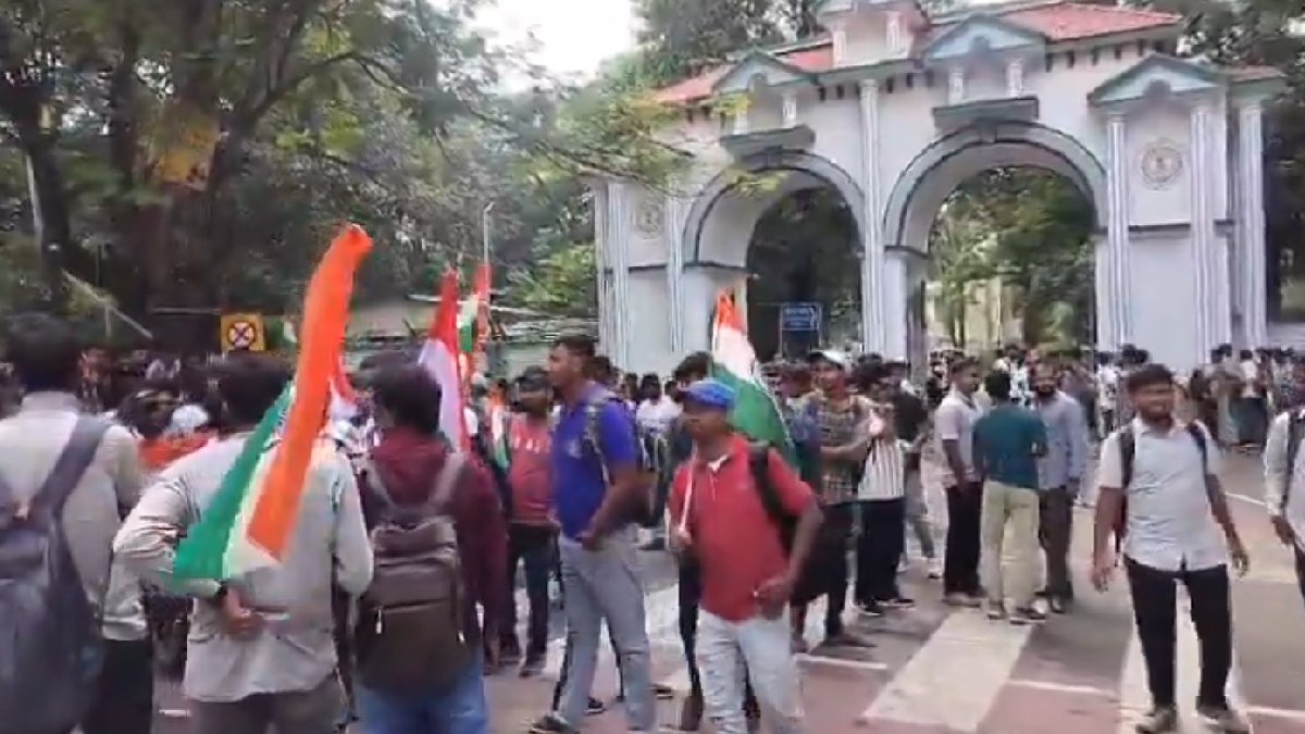 Students March Towards Jharkhand Assembly As Paper Leak Protest Enters Day 17; Security Tightened In Ranchi