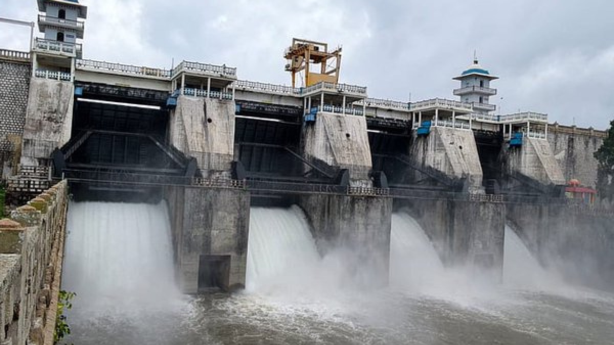 ತೀವ್ರ ಬರದ ನಡುವೆಯೂ ಕಬಿನಿ ಜಲಾಶಯ ಭರ್ತಿಯಾಗಿದ್ದು, ಆಗಸ್ಟ್ 1ರಿಂದ ಸುಮಾರು 13 ಟಿಎಂಸಿ ನೀರು ತಮಿಳುನಾಡಿಗೆ ಹರಿದಿದೆ | Photo Credit: https://x.com/ivyasaa