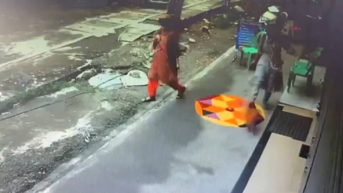 Kerala Athapookkalam Video Triggers Debate Over Cultural Respect and Festival Traditions