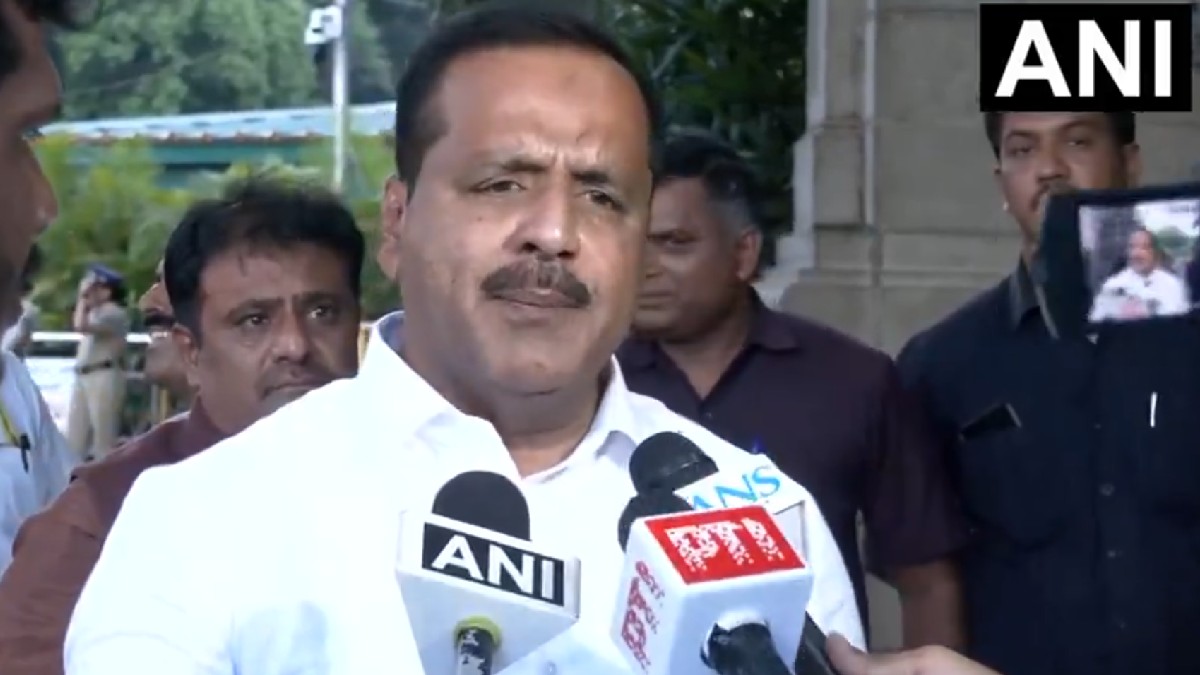 ‘ಕಠಿಣ ಆಹಾರ ಸುರಕ್ಷತಾ ಅಭಿಯಾನ’ – KFC ವಿರುದ್ಧ ಕ್ರಮ, ಆರೋಗ್ಯ ಸಚಿವರ ಖಡಕ್ ಎಚ್ಚರಿಕೆ!!