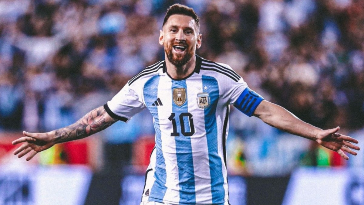 Lionel Messi Scores Emotional First Goal Since Father’s Death, Points to Sky