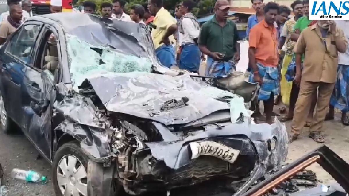 Damaged cars after fatal Madurai highway crash | Photo Credit: https://x.com/ians_india