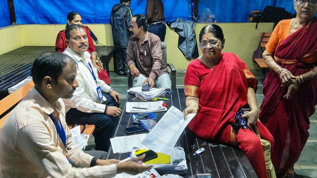 Maharashtra SIR: 93% Enumeration Forms Distributed, 72.89% Digitised in Electoral Roll Revision | Photo Credit: https://x.com/ANI
