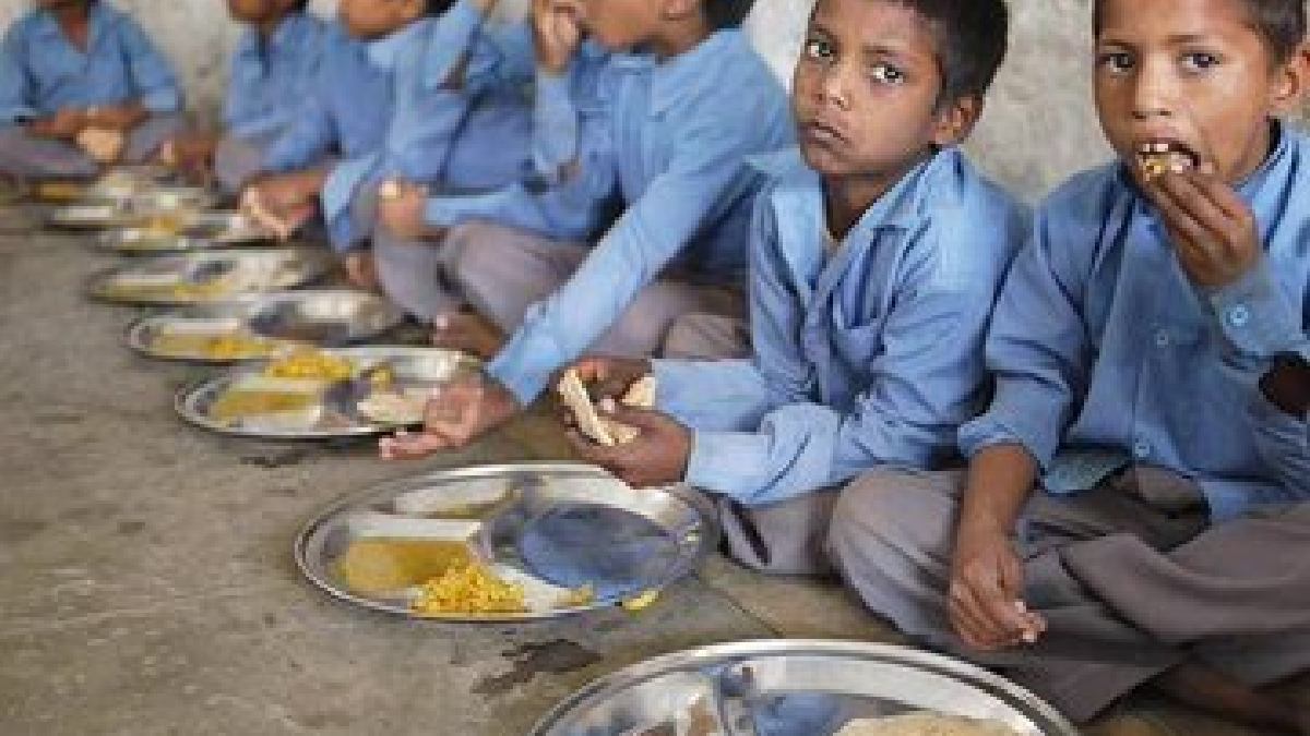 PM POSHAN school lunch | Photo Credit: https://x.com/LalchandSiddh01