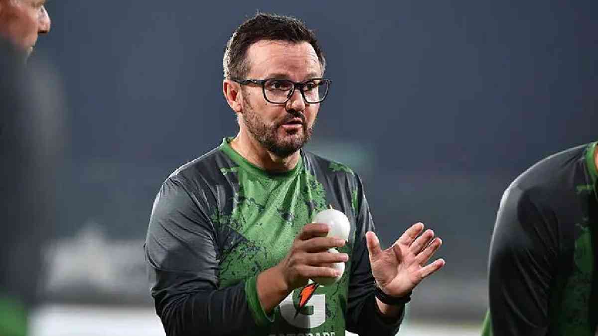 Mike Hesson Set To Replace Sarfaraz Ahmed As Pakistan Test Coach After England Series