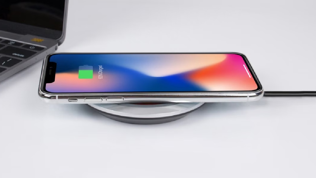 Say Goodbye to Cable Mess With These Multi-Device Charging Stations