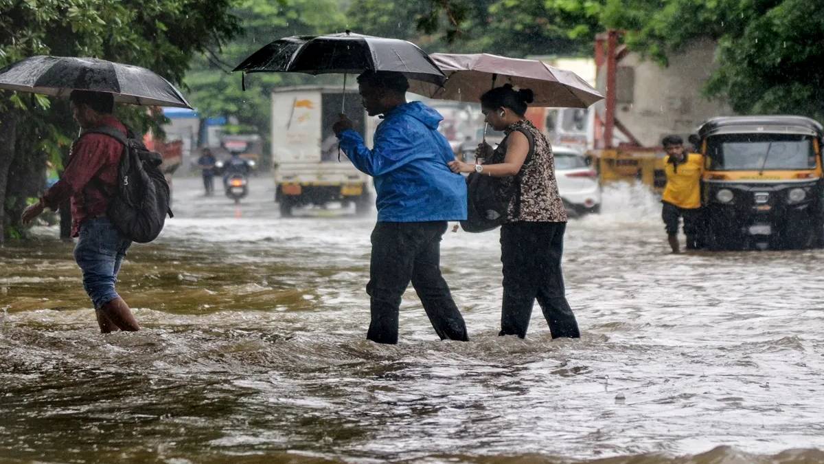 Mumbai Weather Today: Heavy Rain Alert, Waterlogging Likely Across City