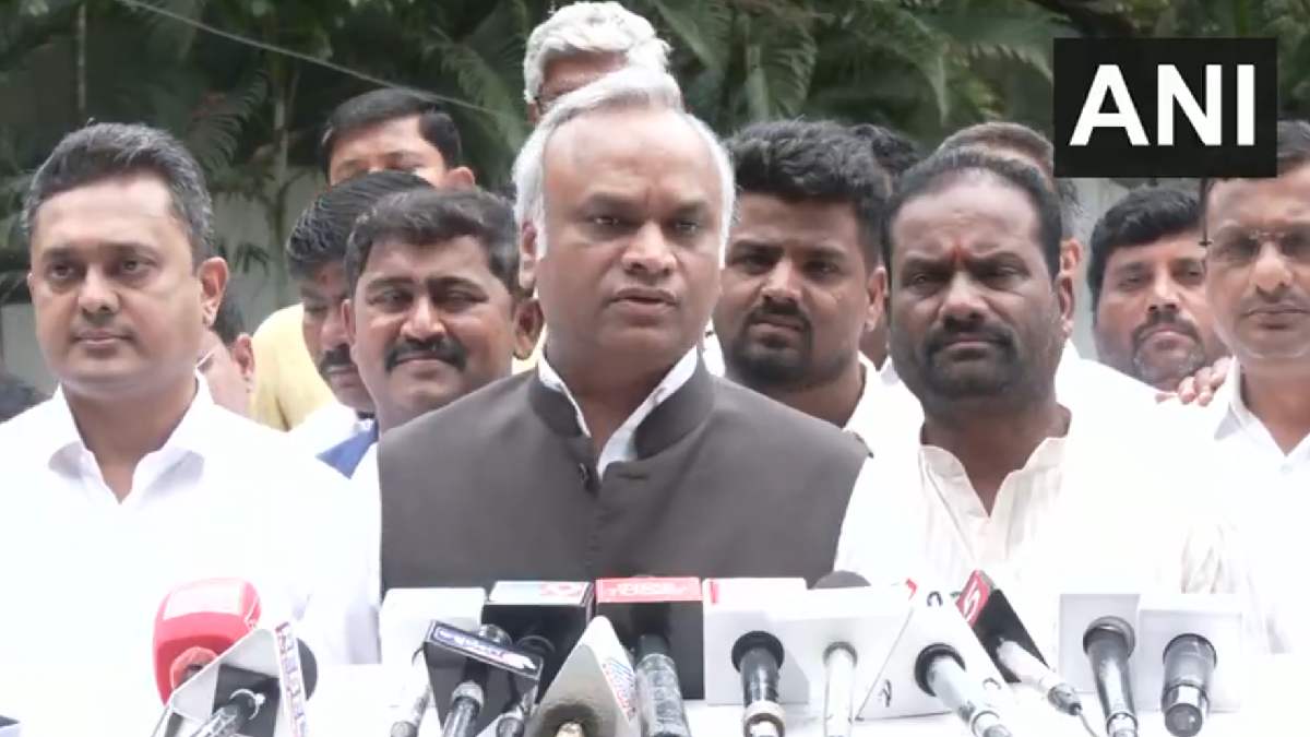 ನೇಪಾಳದಲ್ಲಿ ಕರ್ನಾಟಕದವರ ಸುರಕ್ಷತೆ ಬಗ್ಗೆ ನಿಗಾ - MEAಯಿಂದ 3 ತುರ್ತು ಸಂಖ್ಯೆಗಳ ಮಾಹಿತಿ ನೀಡಿದ ಪ್ರಿಯಾಂಕ್ ಖರ್ಗೆ!!