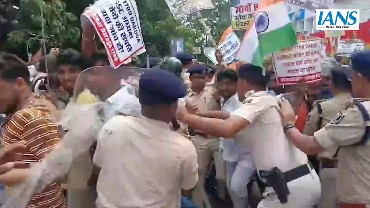 70th BPSC Protest in Patna | Photo Credit: x.com/ians_india