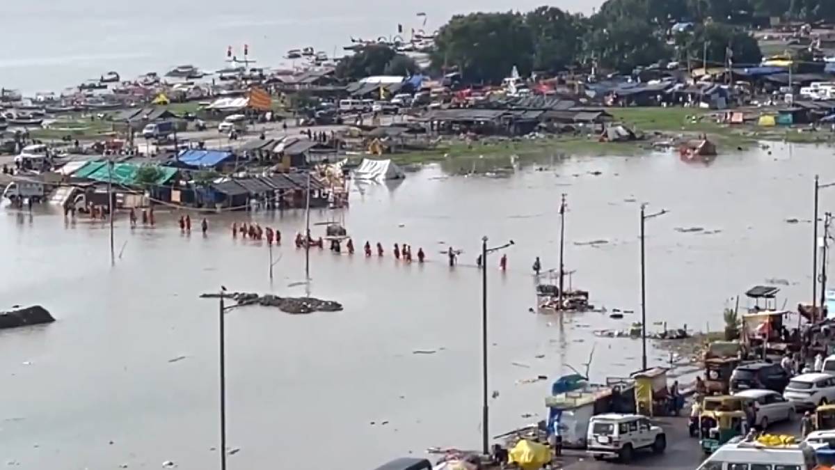 Prayagraj Flood Alert: Ganga, Yamuna Rise, Low-Lying Areas Inundated | Photo Credit: https://x.com/NewsArenaIndia