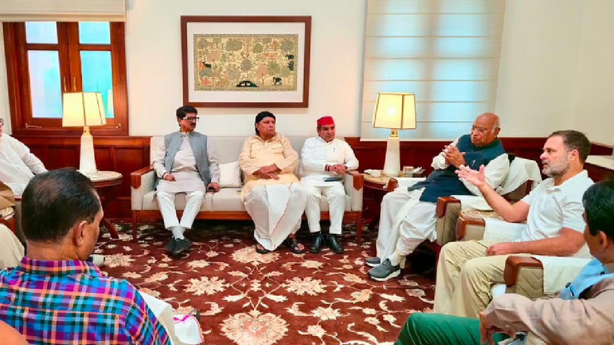 ರಾಹುಲ್ ಗಾಂಧಿ INDIA ಮೈತ್ರಿಕೂಟದ ನಾಯಕರೊಂದಿಗೆ ವಿದ್ಯಾರ್ಥಿಗಳನ್ನು ಭೇಟಿ ಮಾಡುವ ಪ್ರಸ್ತಾವನೆ | Photo Credit: x.com/PTI_News
