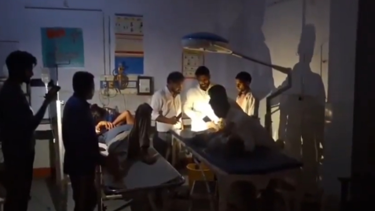 Rampur Hospital Power Failure: Injured Teen’s Wounds Stitched Under Mobile Phone Torches, Backup Systems Questioned
