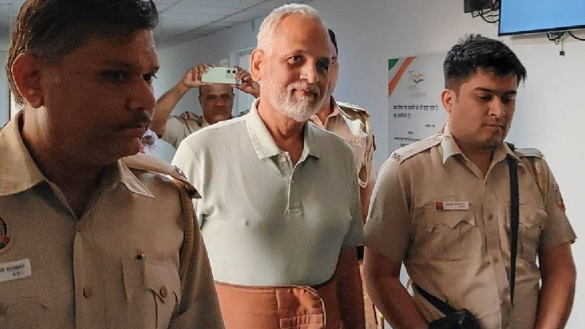 Former Delhi Minister Satyendar Jain Taken to ACB Office Following Arrest in Alleged Corruption Case