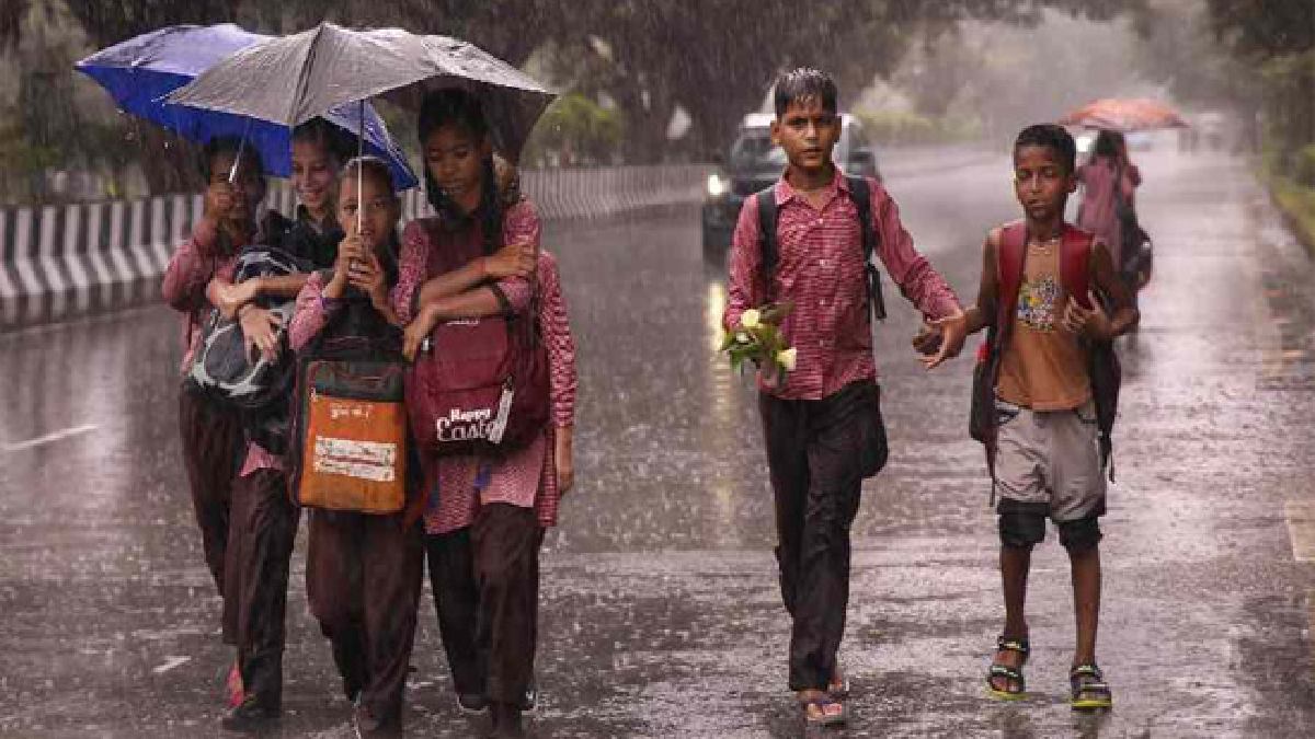 Heavy rain shuts Shivamogga schools | Photo Credit: https://education.sakshi.com/en/schools/education-news/rain-alert-schools-and-colleges-closed-these-states-176541