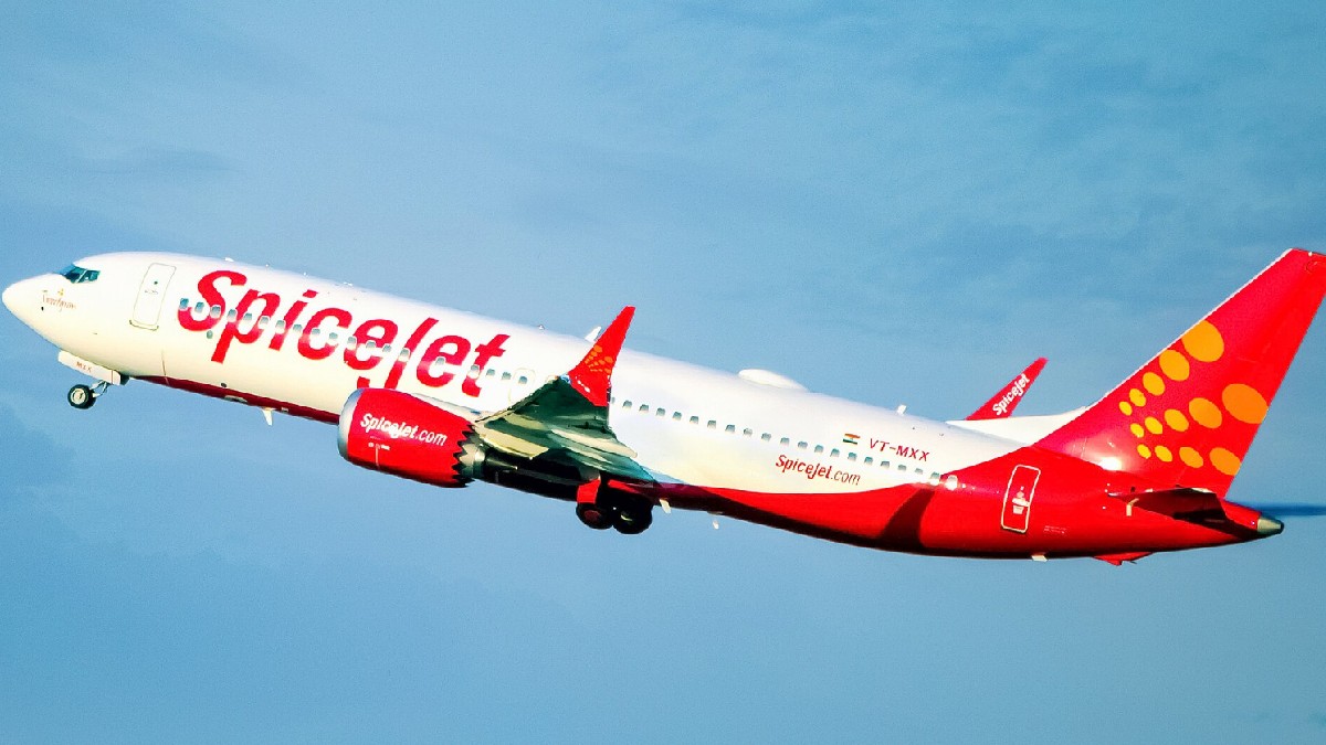 SpiceJet Delhi-Pune Flight Delayed Nearly 5 Hours After Technical Glitch, Passengers Report Breathing Trouble