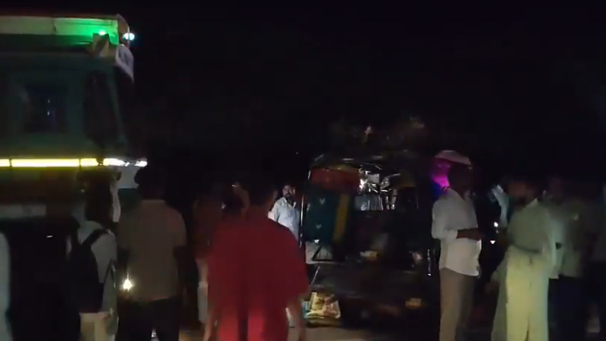 9 Killed in Two Separate Road Accidents in Telangana’s Sangareddy District; Seven Karnataka Workers Among Victims