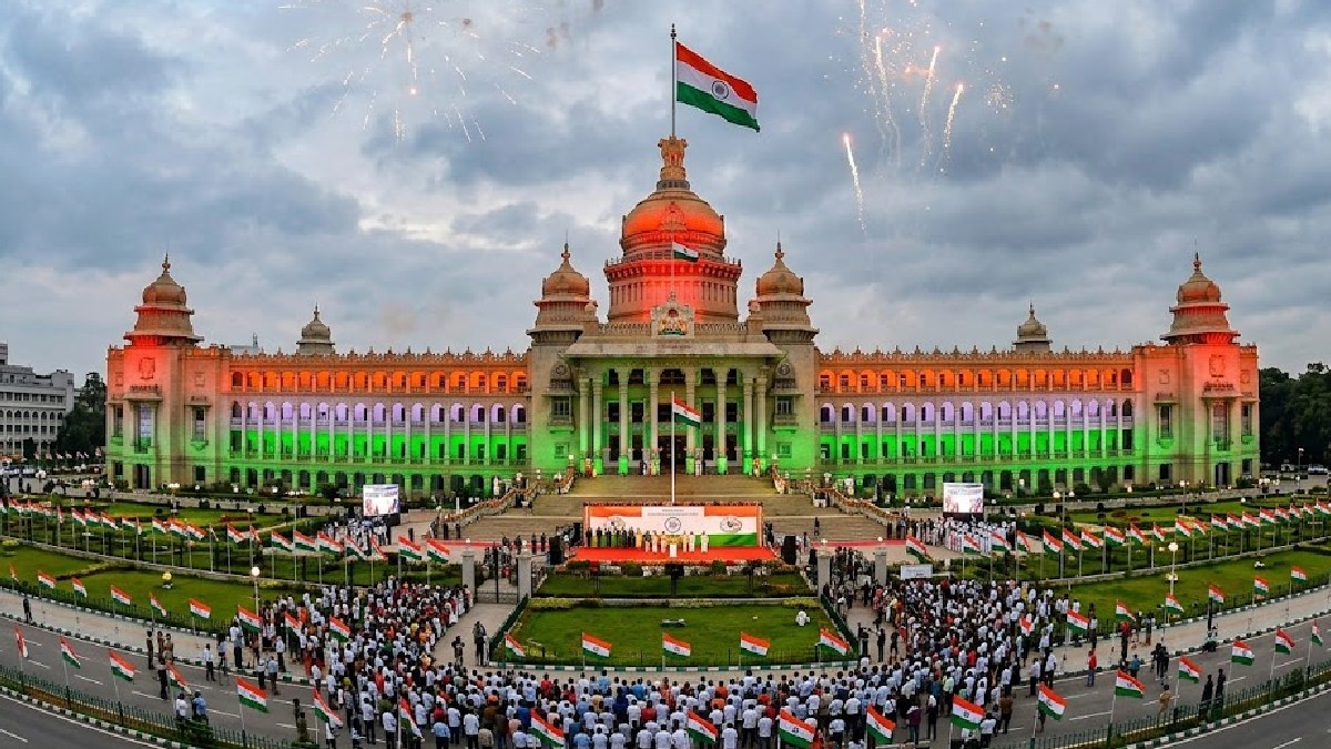 ವಿಧಾನಸೌಧ ಫ್ರೀಡಂ ಹಬ್ಬ | Photo Credit: AI