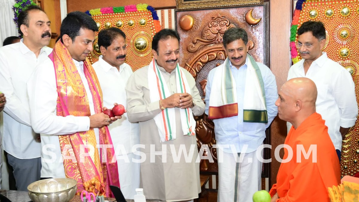 ಶ್ರೀ ನಿರ್ಮಲಾನಂದನಾಥ ಸ್ವಾಮೀಜಿಯವರನ್ನು ಸಚಿವರಾದ ಎನ್. ಚಲುವರಾಯಸ್ವಾಮಿ ಹಾಗೂ ಬಾಲಕೃಷ್ಣ ಭೇಟಿ