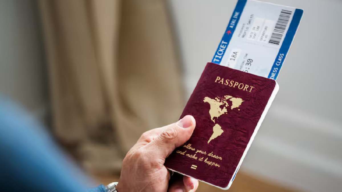 US Visa Shock: Immigrant Interviews Halted Worldwide, India Applicants Left in Limbo