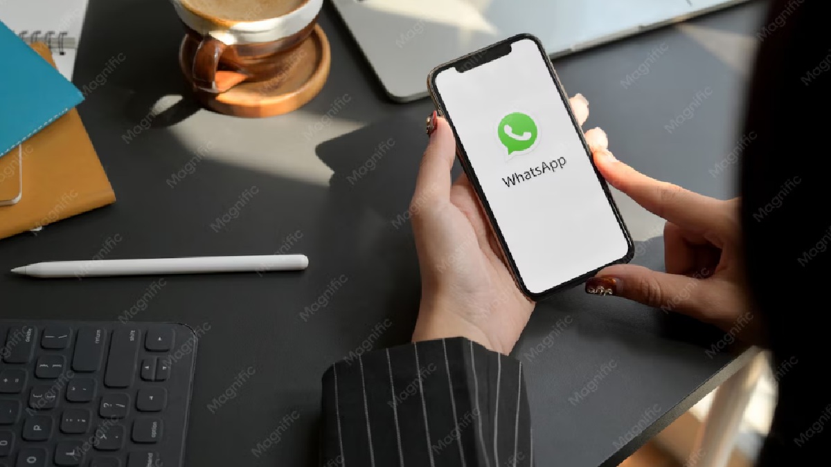 WhatsApp Tests Faster In-Chat Search Shortcut on iPhone (Representative Image) | Photo Credit: www.magnific.com
