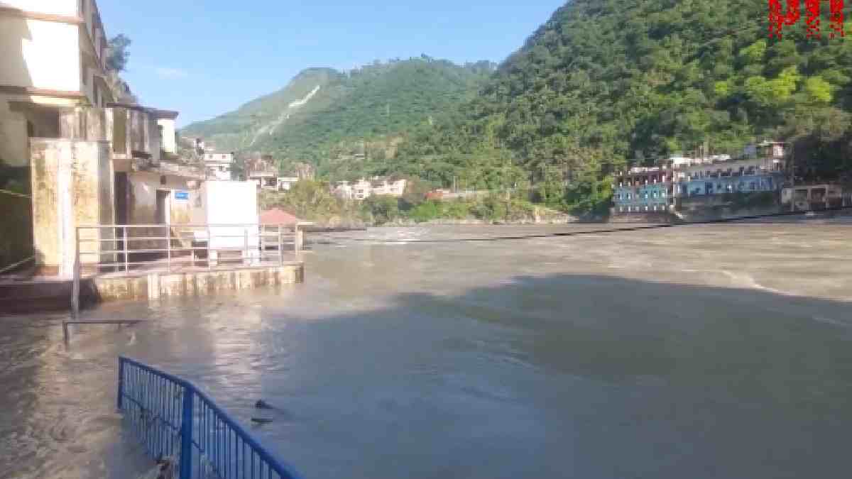 Rudraprayag’s Submerged Shiva Statue Emerges Again as Alaknanda River Recedes