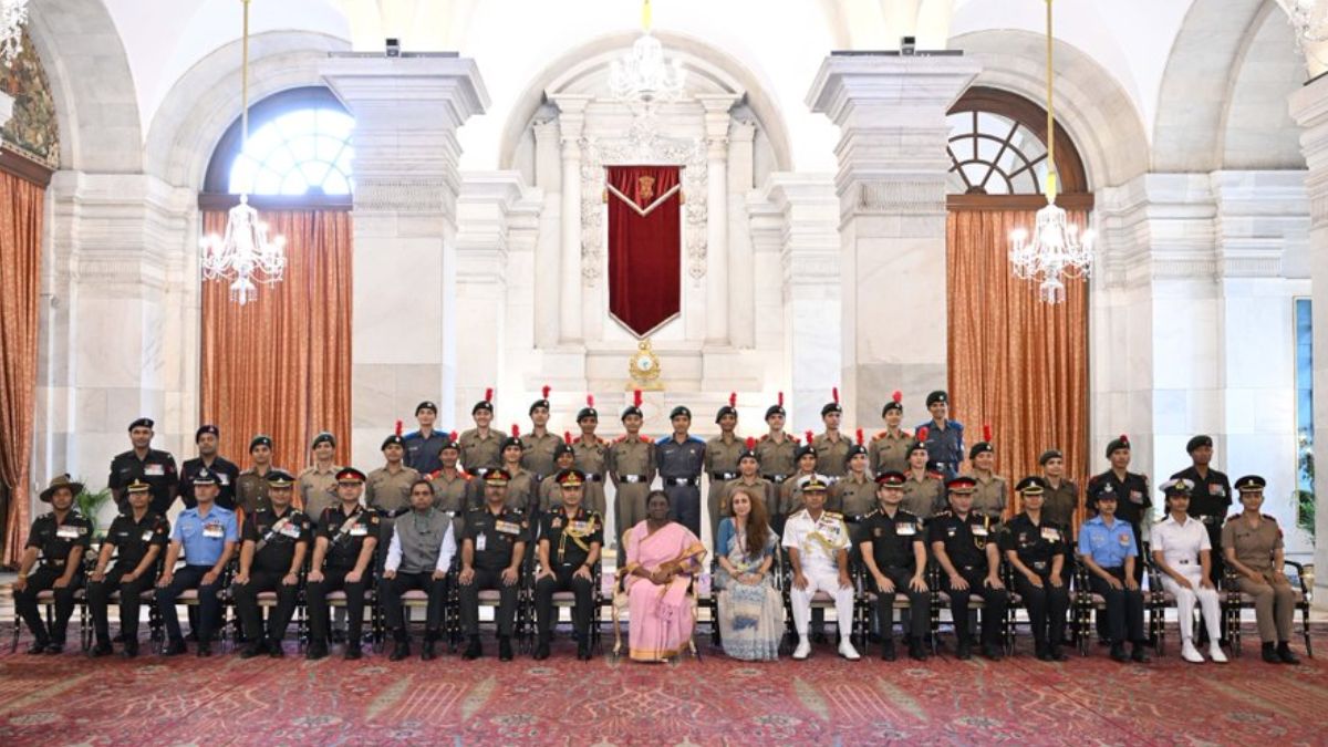 President Droupadi Murmu Meets NCC Girl Cadets of Aparajita: Parang La 2026 Trek