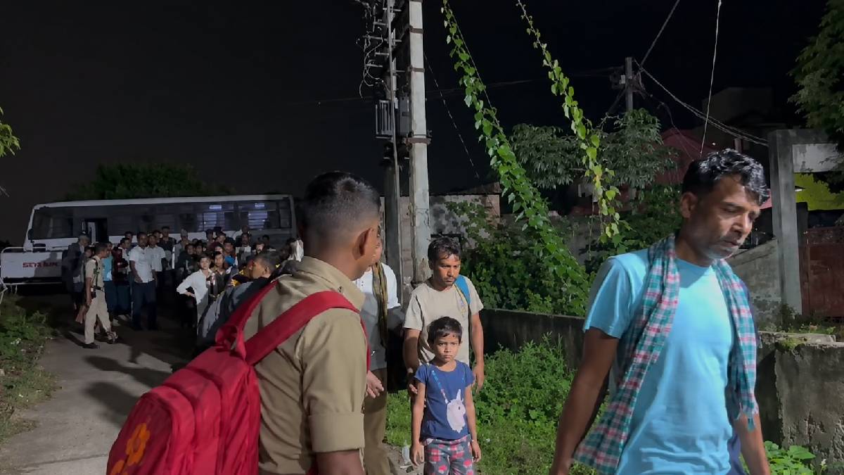 31 Bangladeshi Nationals Detained in Bengaluru Shifted to Malda Holding Centre Ahead of Deportation