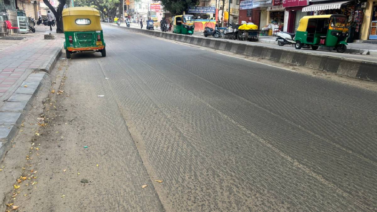 Bengaluru’s New BEL Road Turns Into a ‘Disco Road’ as Bikes and Scooters Wobble on Uneven Surface