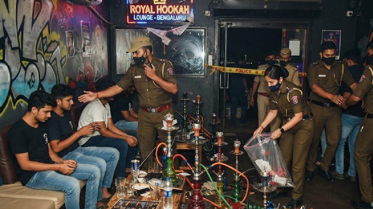 Bengaluru Illegal Hookah Bar Busted | Photo Credit: AI Image