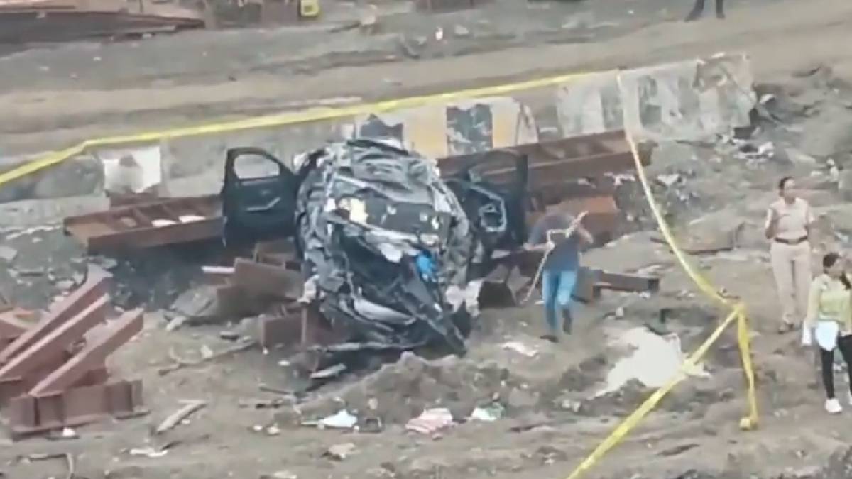 Mumbai Coastal Road BMW Crash: 3 Students Killed, One Critical After Car Plunges From Bridge