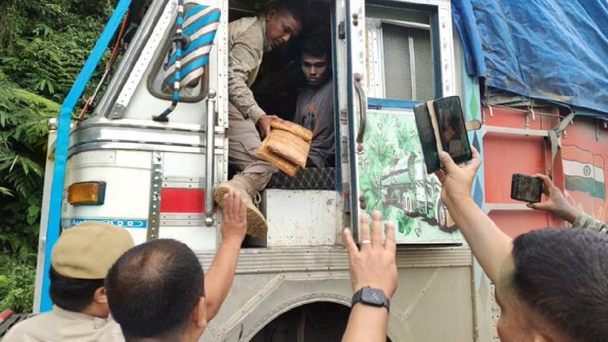 ಮಣಿಪುರದಲ್ಲಿ ಭರ್ಜರಿ ಡ್ರ*ಗ್ಸ್‌ ಬೇಟೆ: 80 ಕೋಟಿ ರೂ. ಮೌಲ್ಯದ ಬ್ರೌನ್‌ ಶುಗರ್‌ ವಶ!!