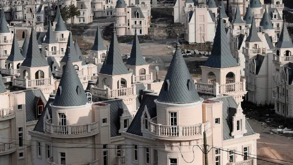 From Fairytale Dream to Ghost Town: The Mystery of Turkey’s 732 Castles