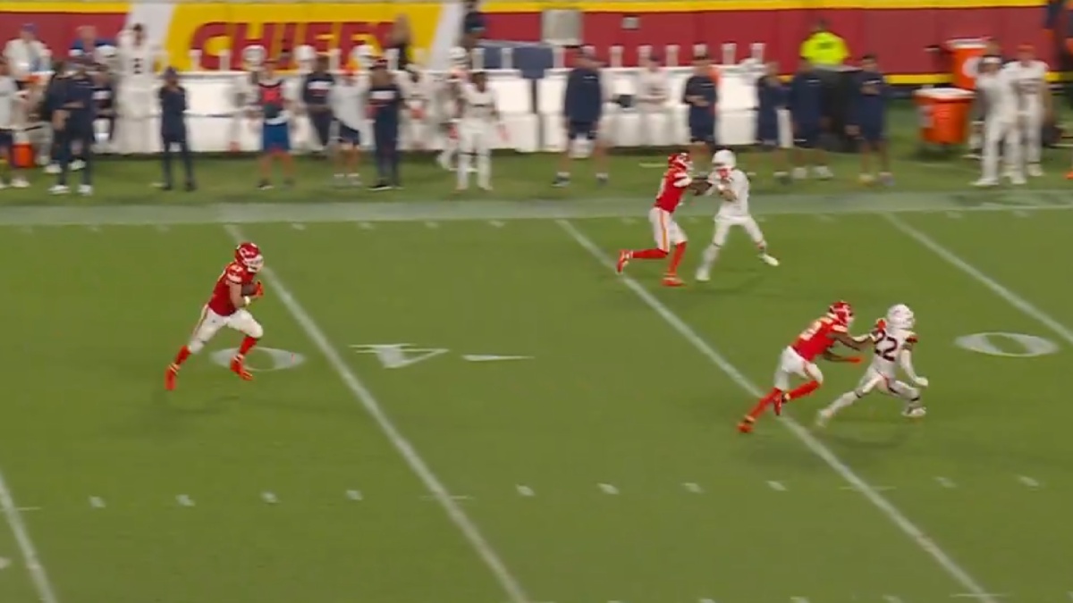 Patrick Mahomes Returns With 3 TDs As Chiefs Rout Broncos 31-10 In Season Opener