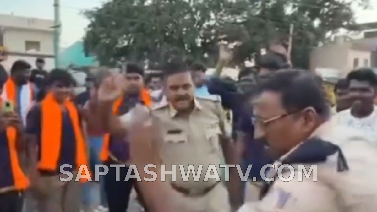 ಚಿಕ್ಕಬಳ್ಳಾಪುರದಲ್ಲಿ ಪೊಲೀಸರ ಭರ್ಜರಿ ಸ್ಟೆಪ್- ಗಣೇಶ ಮೆರವಣಿಗೆಯ ಡ್ಯಾನ್ಸ್ ವೈರಲ್!!