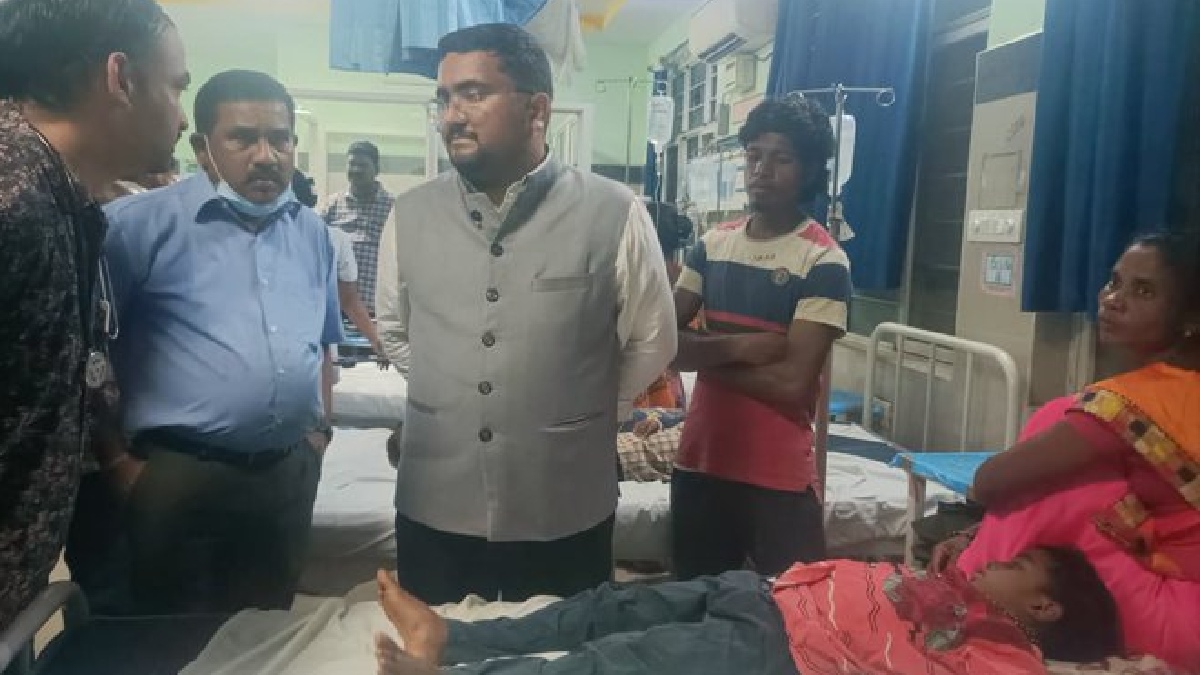 Polavaram Collector reviews patients at Bhadrachalam hospital | Photo Credit: https://x.com/ANI