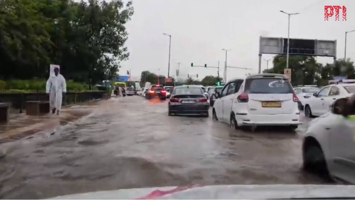 Delhi Rain Alert: IMD Issues Red Warning as Heavy Rain, Lightning Expected