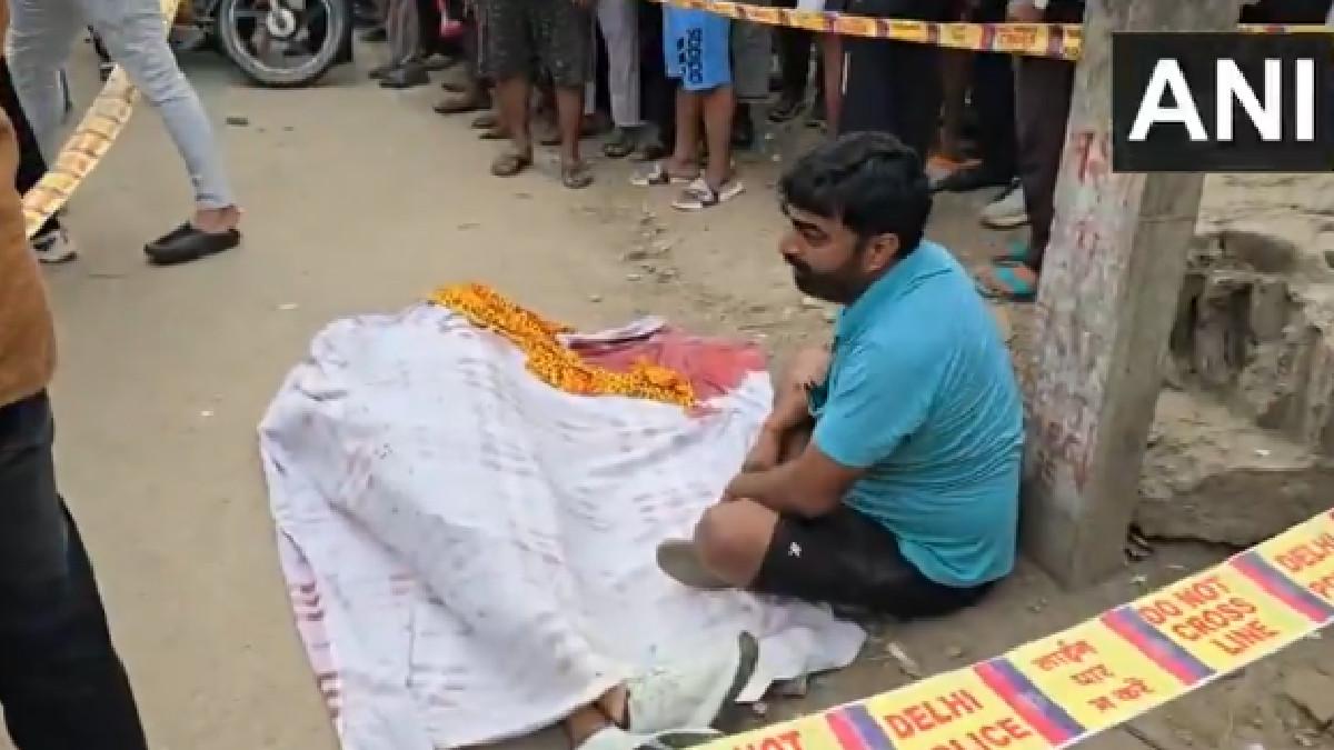 Police investigate fatal shooting in Narela | Photo Credit: https://x.com/ANI