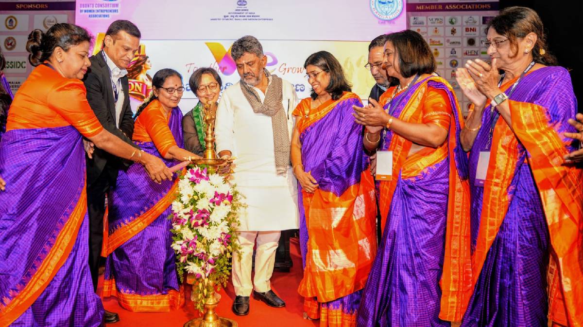 ಮಹಿಳೆಯರು ಅಡುಗೆಮನೆಗೆ ಸೀಮಿತರಲ್ಲ, ಉತ್ತಮ ಚಿಂತಕರು ಮತ್ತು ಉದ್ಯಮಿಗಳು - ಡಿ.ಕೆ. ಶಿವಕುಮಾರ್!!