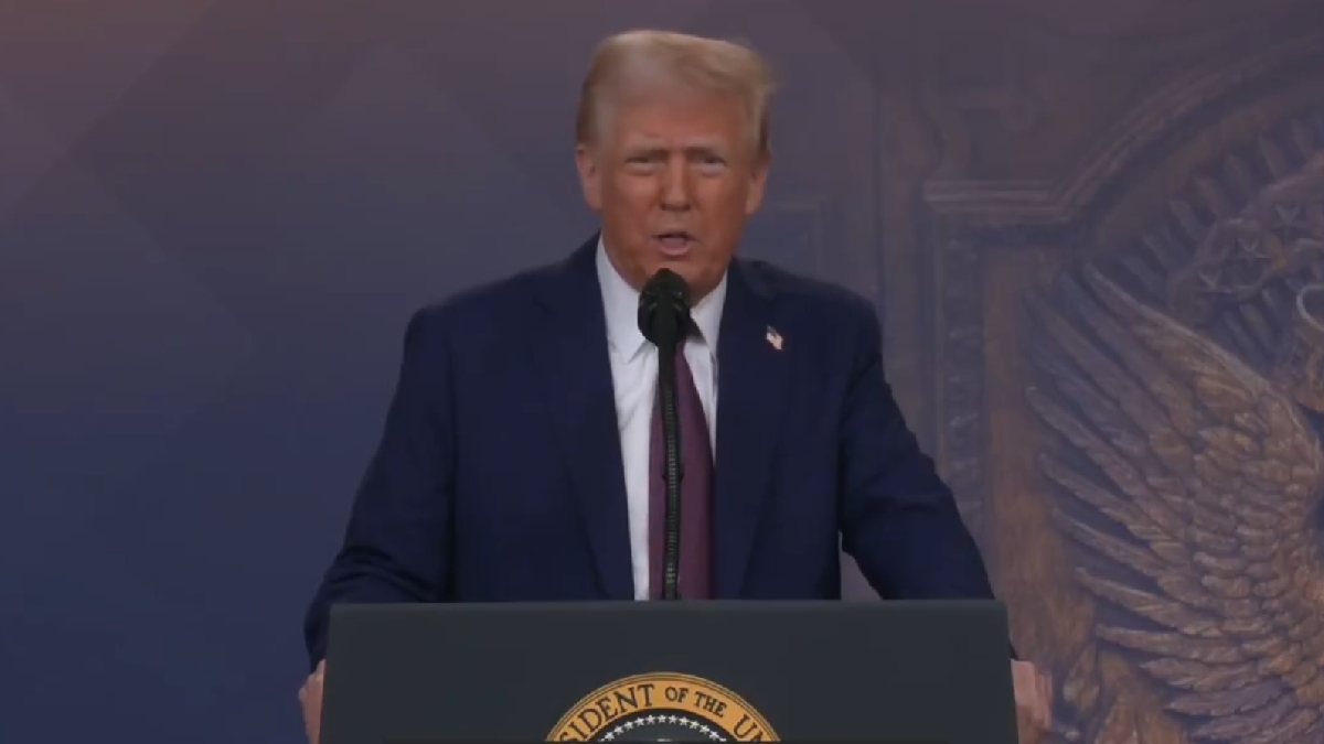 Trump Calls Iran Conflict 'Small Potatoes' as He Defends Vance