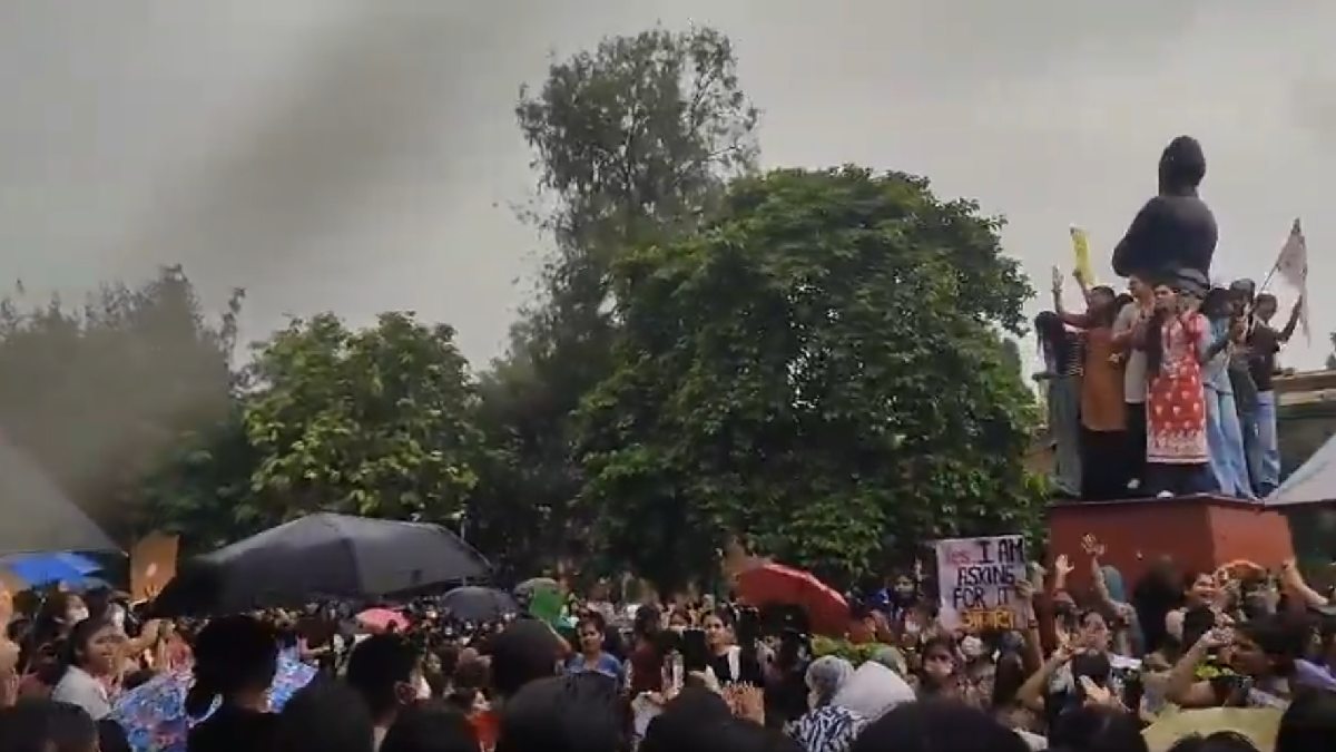 Delhi University Students Rally For Women’s Safety As Recent Assault Cases Trigger Outrage