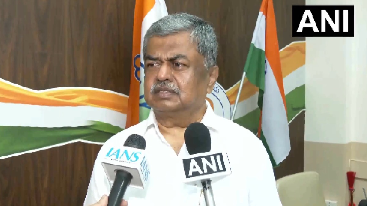 ಜಾರಕಿಹೊಳಿ ಕುಟುಂಬದ ಮೇಲೆ ಇಡಿ ದಾಳಿ- ‘ಎಸ್‌ಟಿ ನಾಯಕರನ್ನು ಟಾರ್ಗೆಟ್ ಮಾಡಲಾಗುತ್ತಿದೆ’ ಎಂದ ಹರಿಪ್ರಸಾದ್!!
