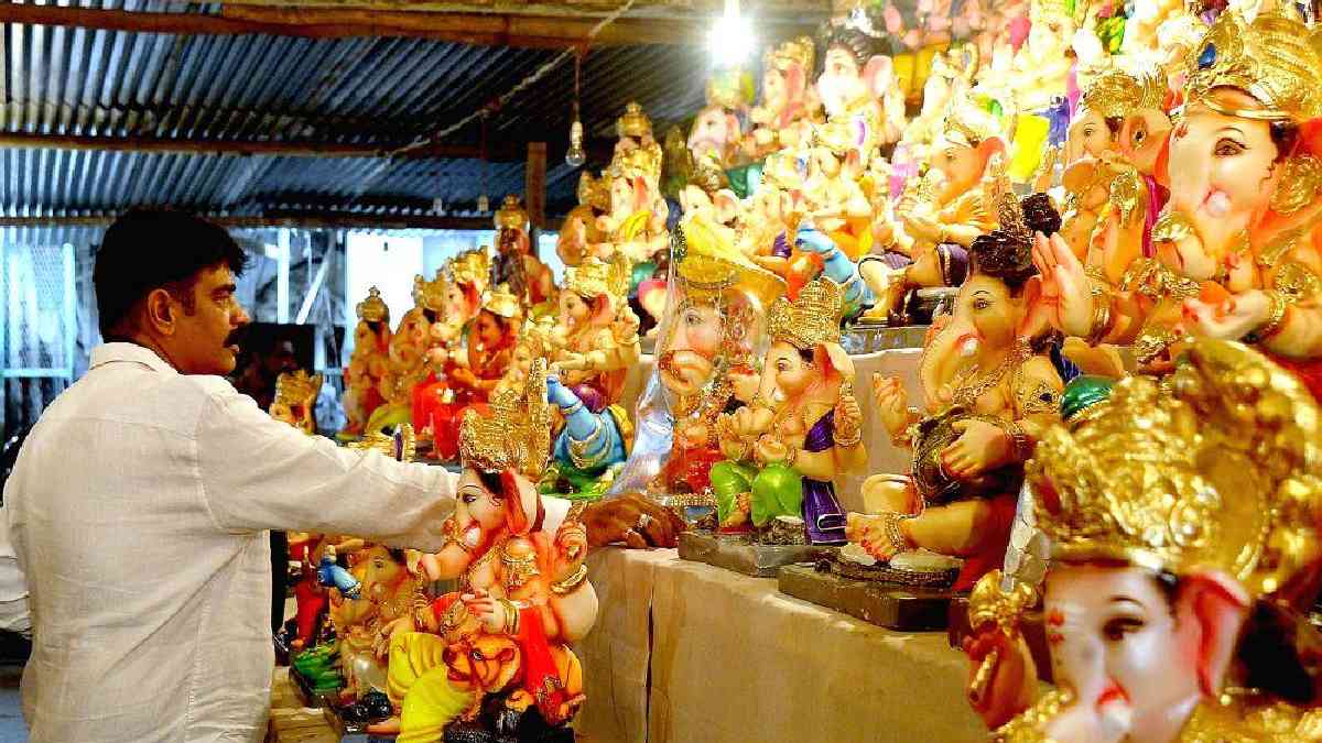 Bengaluru Markets Welcome Colourful Eco-Friendly Ganesha Idols Ahead of Ganesh Chaturthi