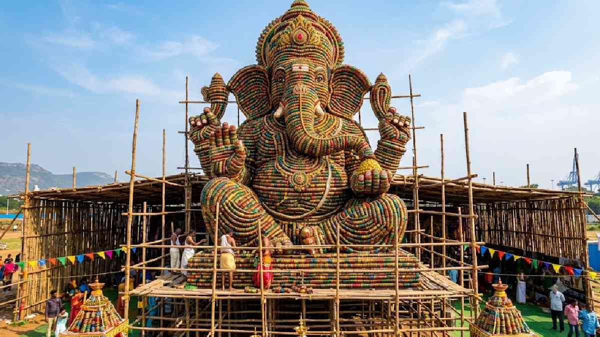 Visakhapatnam Ganesh Chaturthi 2026: Gajuwaka Ganapati Idol Set to Dazzle With One Crore Glass Bangles