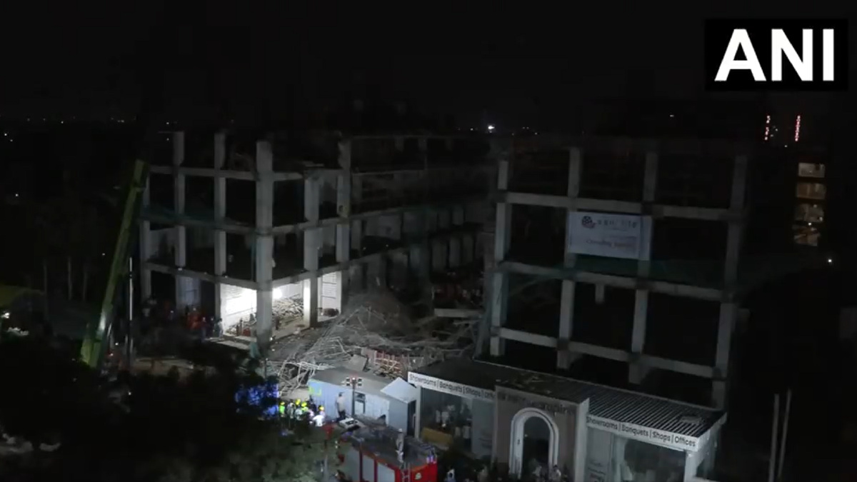 Gujarat Building Collapse: 15 Workers Feared Trapped as Under-Construction Structure Crumbles Near Gandhinagar