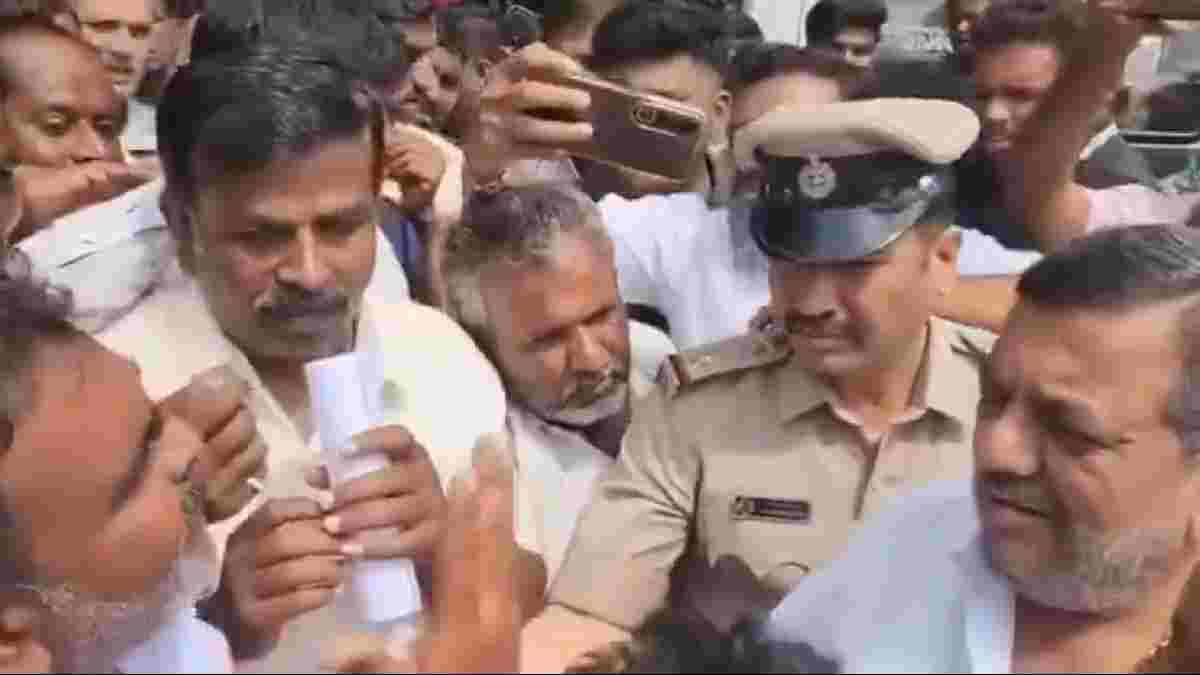ರೈತರ ಸಮಸ್ಯೆ ಹೇಳಲು ಹೋದವರಿಗೆ ಸಚಿವರ ಮಾತೇ ಶಾಕ್; ಹರಿಹರದಲ್ಲಿ ರಾಜಕೀಯ ಕಾವು!!