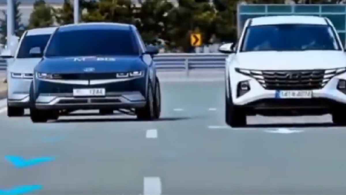 Hyundai’s Futuristic Car Can Crab-Walk, Drive Diagonally and Spin 360° in Place
